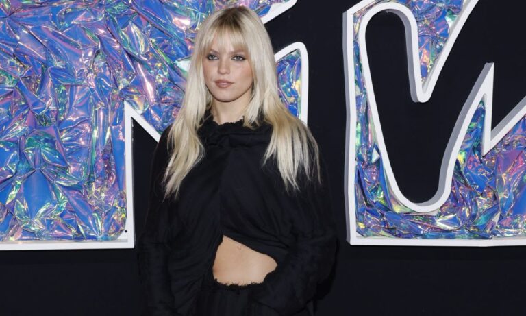 renee-rapp-height-age-net-worth-and-everything-about-her-rising-career